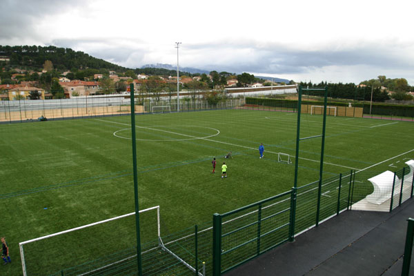 Le terrain de foot-ball du stade sainte-Barbe 